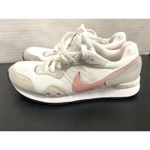 Nike Womens Venture Runner CK2948-104 White Shoes Sneakers Size 6